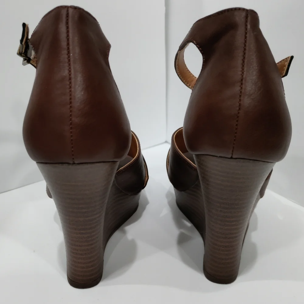 BC Born in California brown vegan wedges women's size 6.5